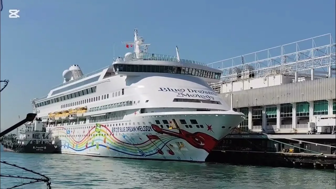 Лайнер Blue Dream Melody - бывшая AIDAVita и будущая Astoria Nova //Фото youtube.com